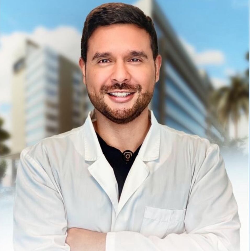 Dr. Alvaro Javier Uribe