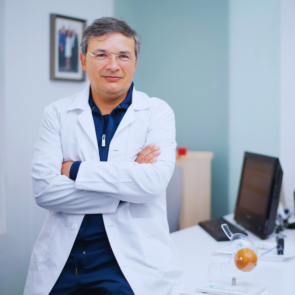 Dr. Alberto Reyes